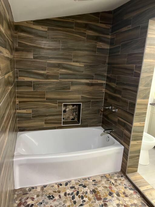 הוילה קובינגטון Luxury 2Br Within Walking Distance To Nightlife!! מראה חיצוני תמונה